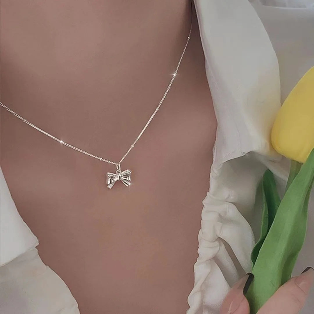 Bow Necklace