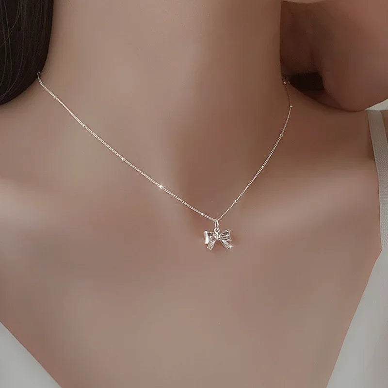 Bow Necklace