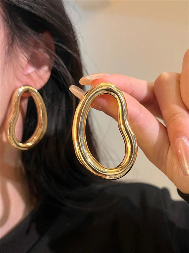 Irregular Contour Line Stud Earrings