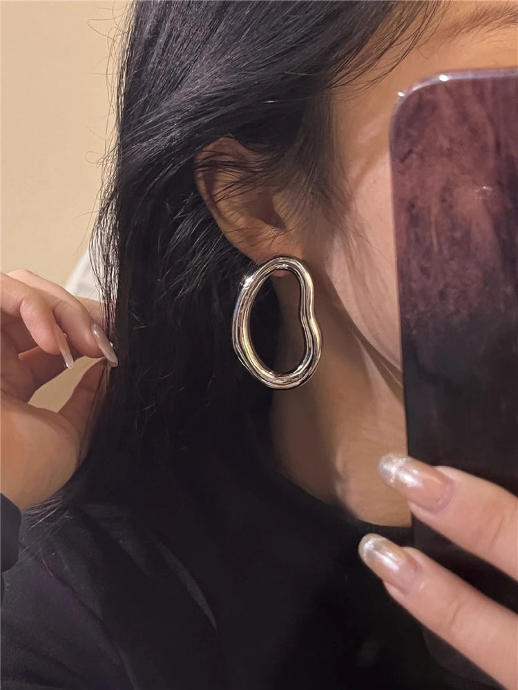 Irregular Contour Line Stud Earrings