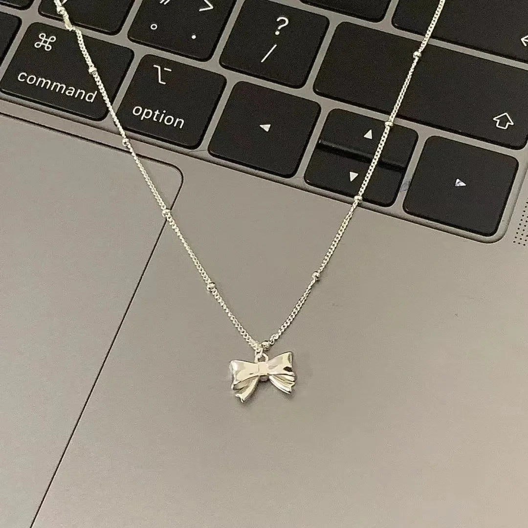 Bow Necklace