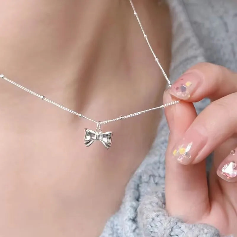 Bow Necklace